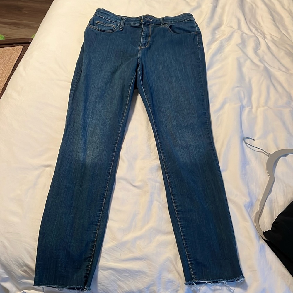 Universal thread jeans